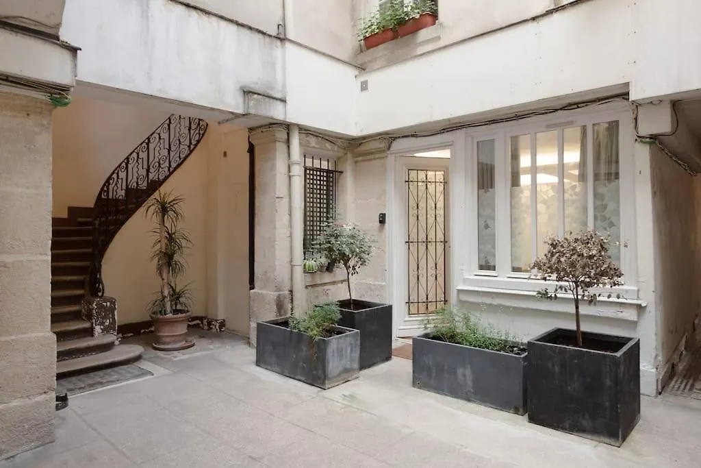 Apartamento Atypical Flat - Place Des Vosges - 4 People París